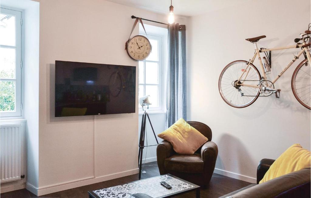 Saumur Apartment | Awesome apartment in Saumur with 1 Bedrooms and WiFi