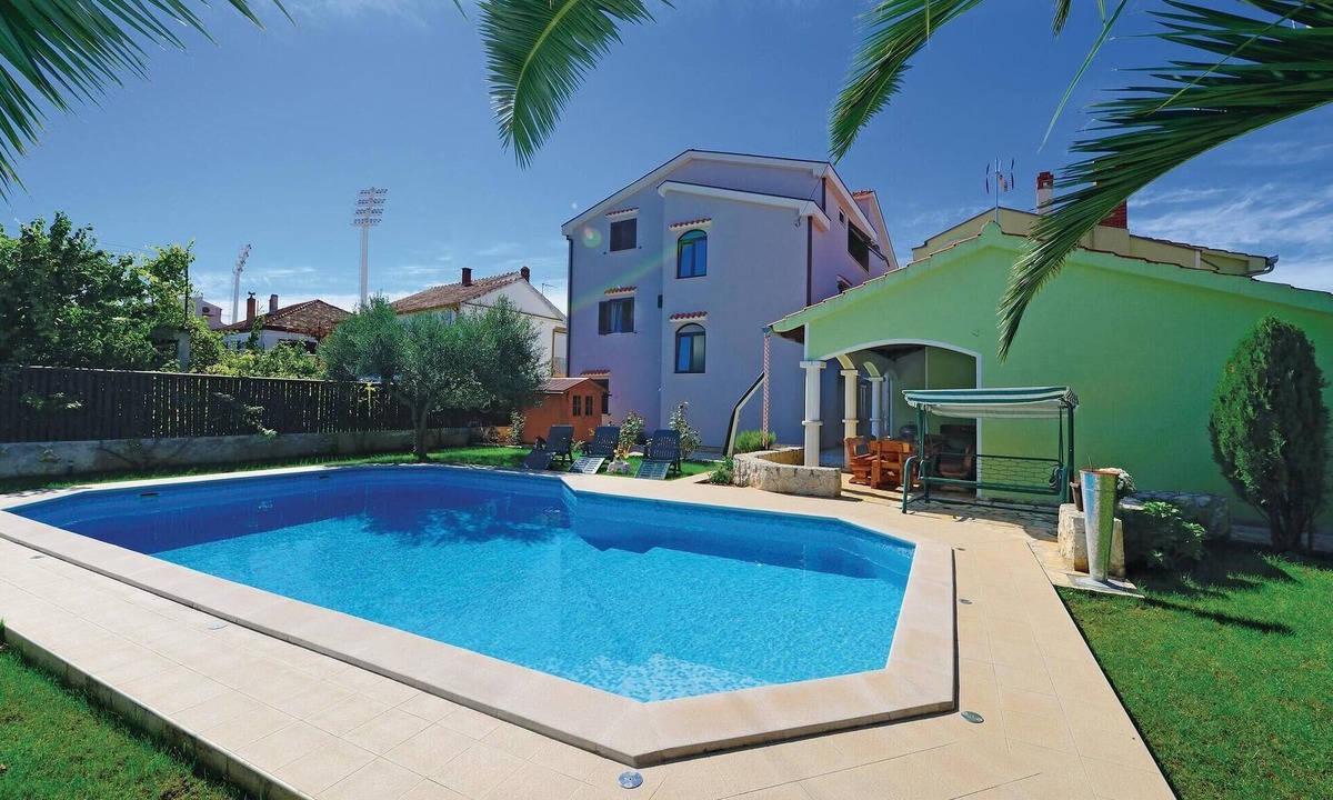 Zadar Apartment | Awesome apartment in Zadar with swimming pool