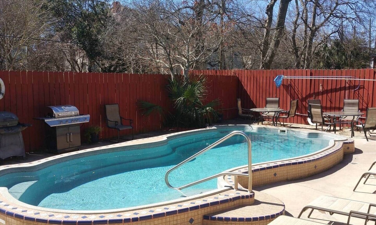 Dixon Park Apartment | Awesome Downtown Condo with Pool!