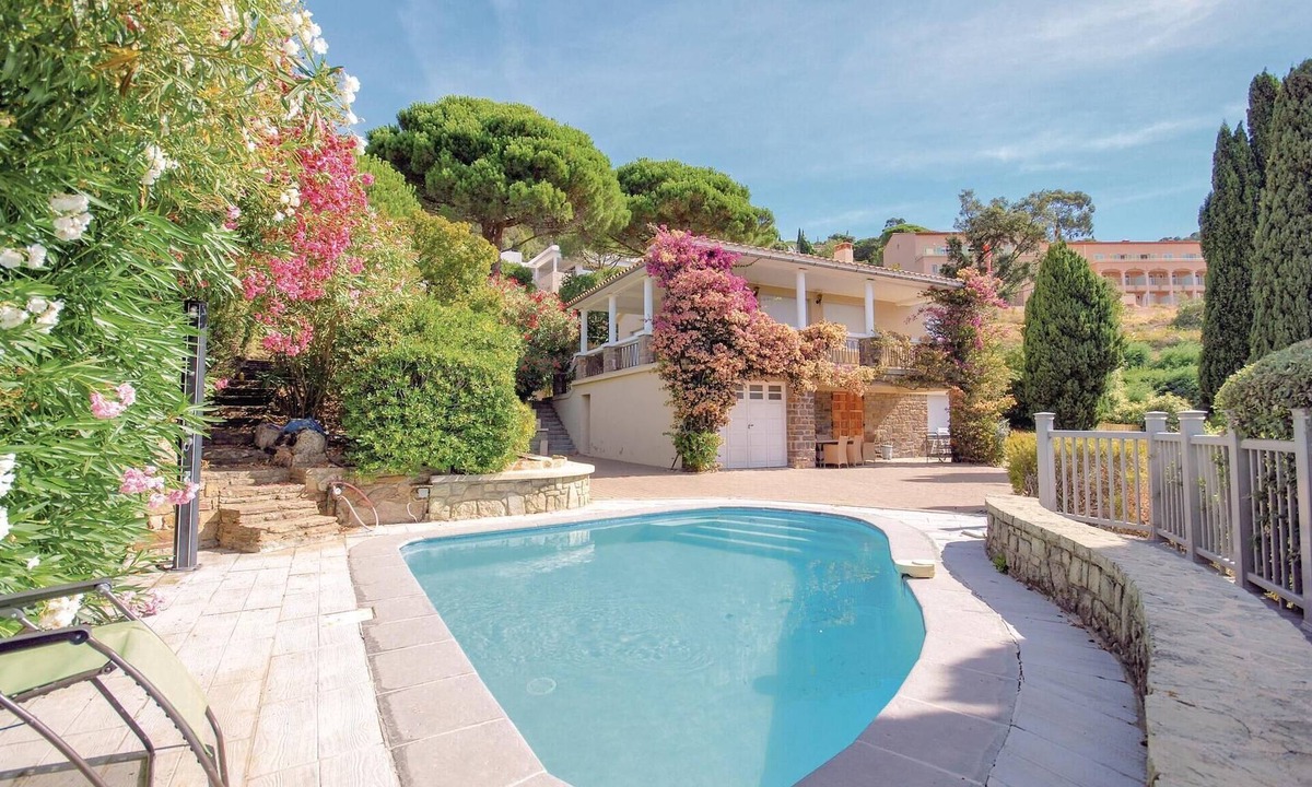 Le Rayol House | Awesome home in Rayol-Canadel-sur-Mer