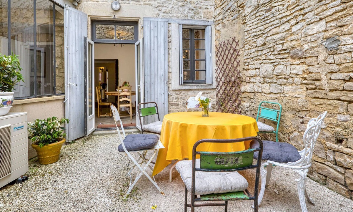 Verteuil-sur-Charente House | Awesome home in Verteuil-sur-Charente