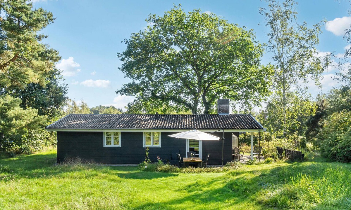 Allingabro House | Awesome home in Allingåbro with kitchen