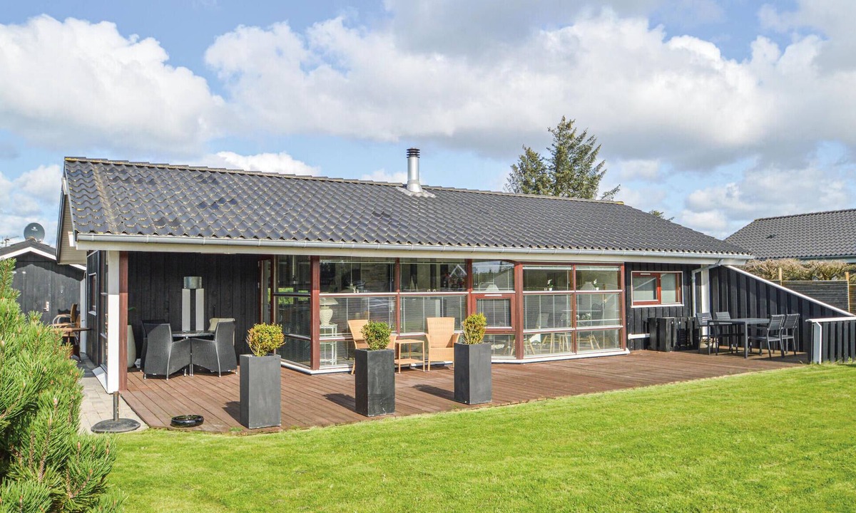 Blokhus House | Awesome home in Blokhus with sauna