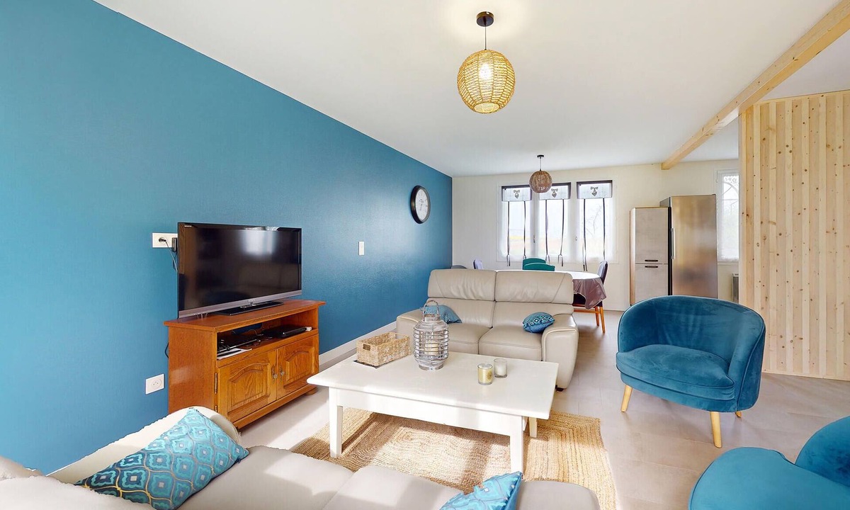 Chey House | Awesome home in Chey with kitchen