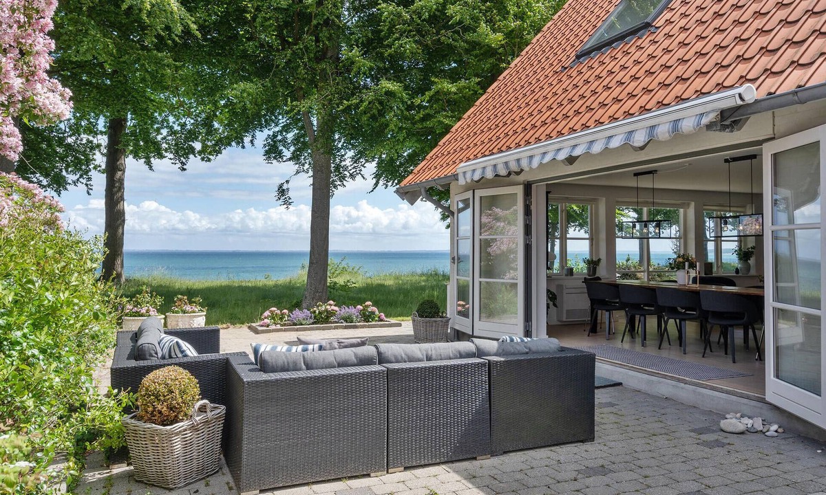 Dronningmolle House | Awesome home in Dronningmølle with WiFi