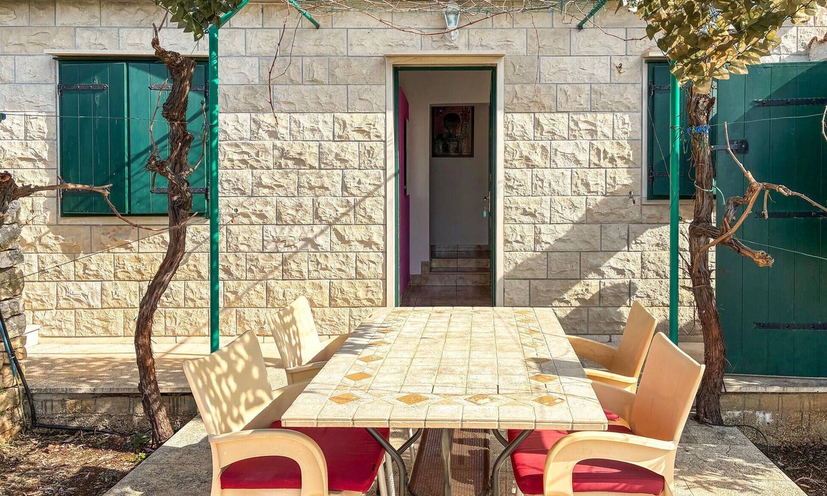 Donji Humac House | Awesome home in Donji Humac