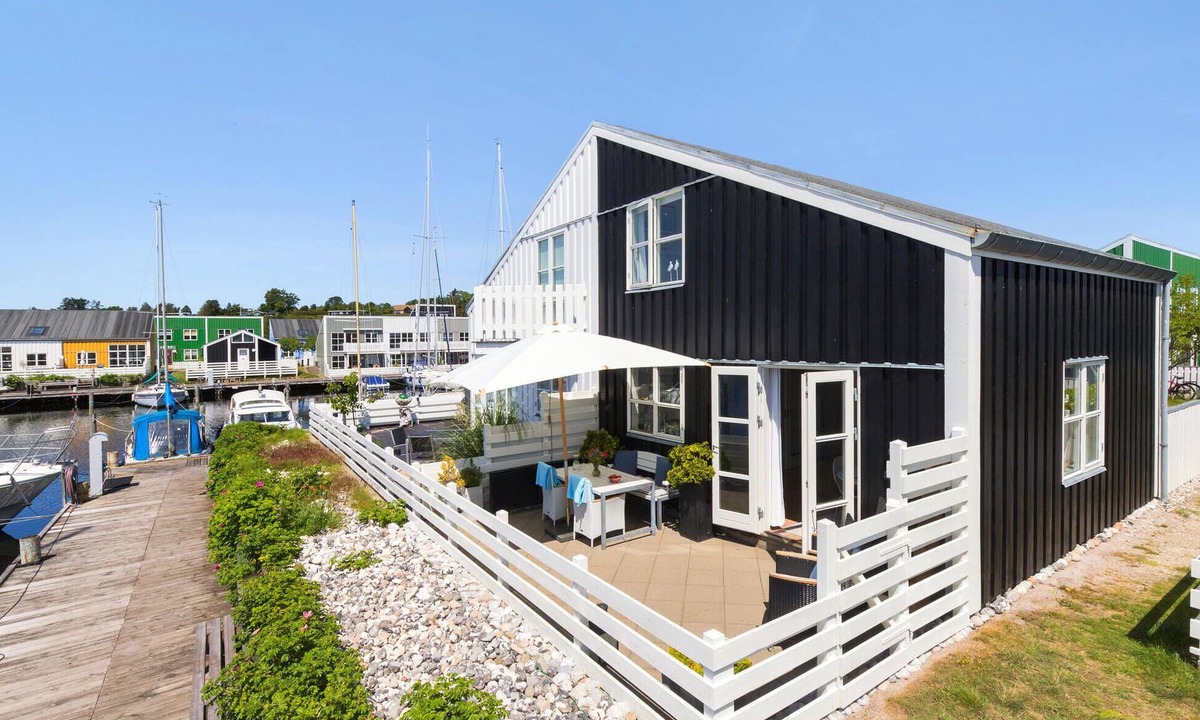 Øer Strand House | Awesome home in Ebeltoft with sauna