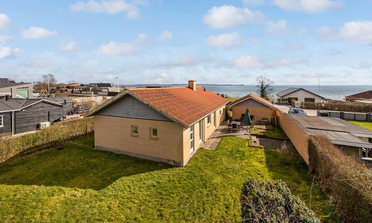 Skæring House | Awesome home in Egå with kitchen