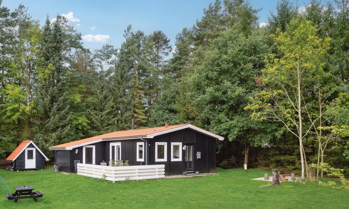 Glesborg House | Awesome home in Glesborg with WiFi