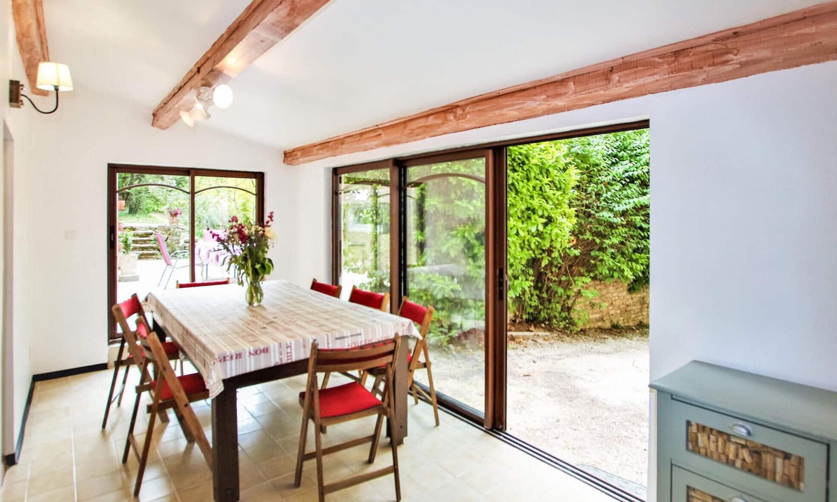 Goult House | Awesome home in GOULT