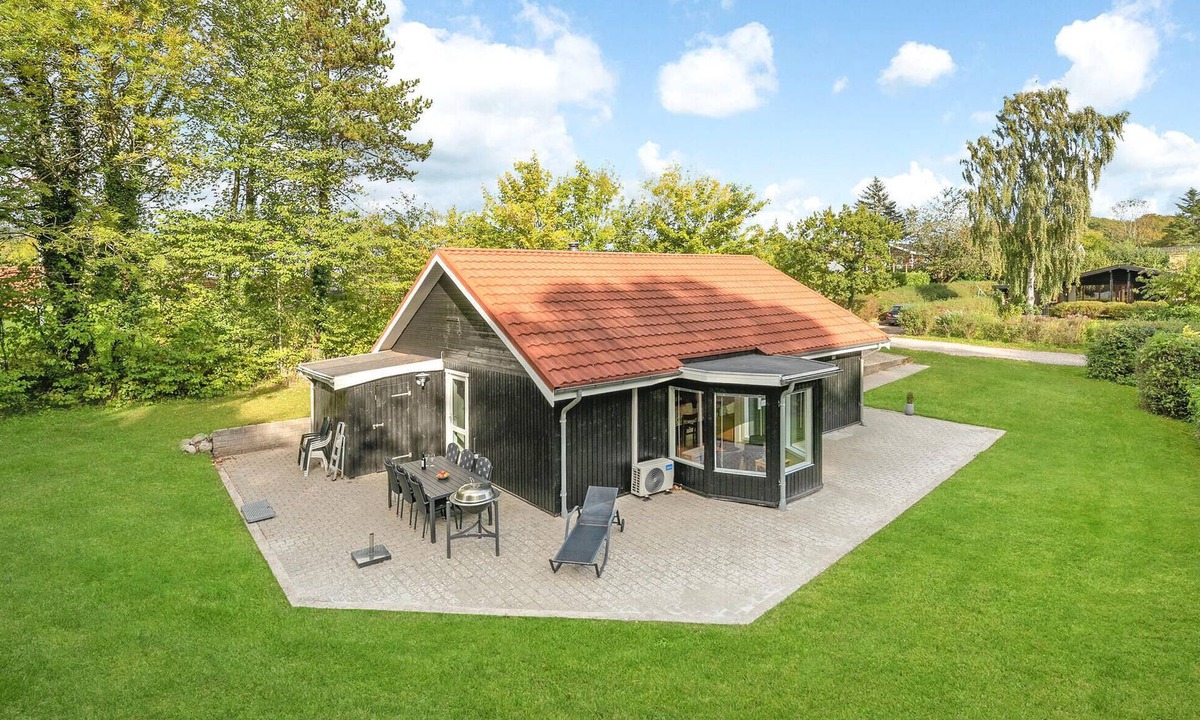 Kelstrup Strand House | Awesome home in Haderslev with kitchen