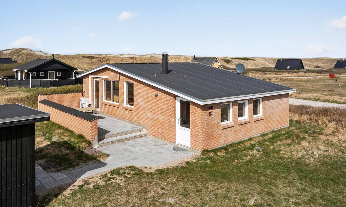 Vrist Strand House | Awesome home in Harboøre with WiFi