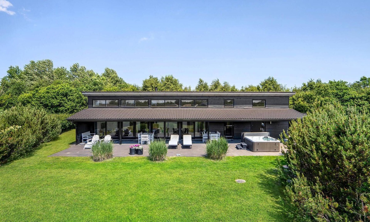 Bork Havn House | Awesome home in Hemmet with WiFi
