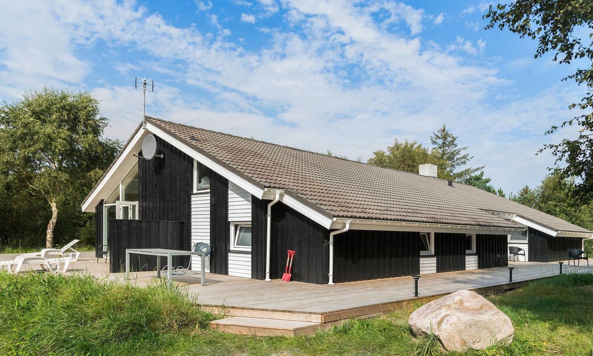 Hirtshals House | Awesome home in Hirtshals with sauna