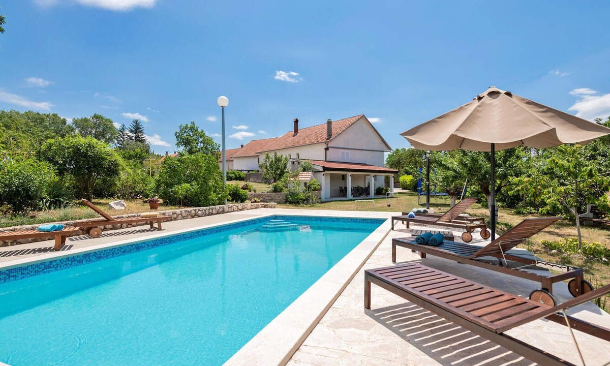 Imotski House | Awesome home in Vinjani Gornji