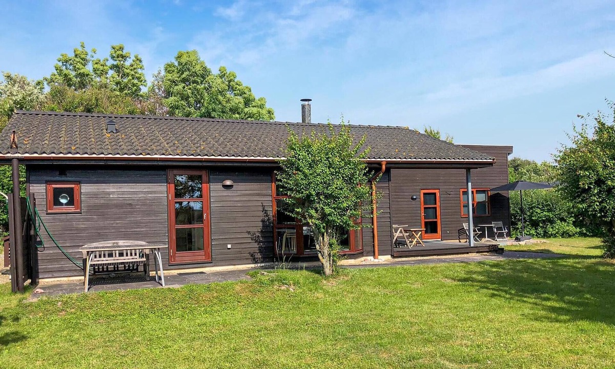 Ristinge House | Awesome home in Humble with kitchen