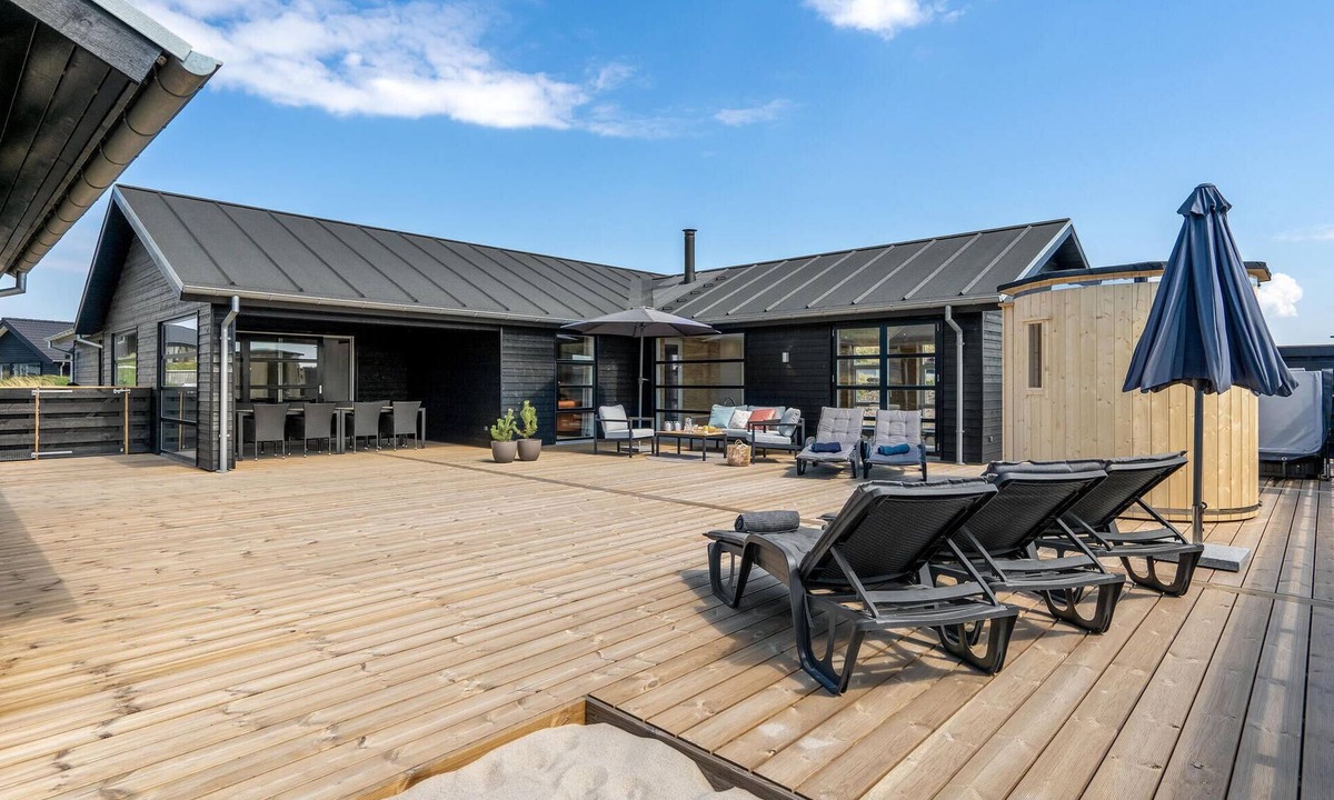 Bjerregard Strand House | Awesome home in Hvide Sande with sauna