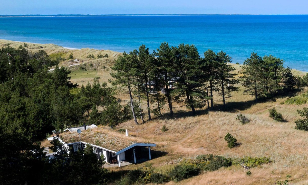 Bratten Strand House | Awesome home in Jerup with WiFi