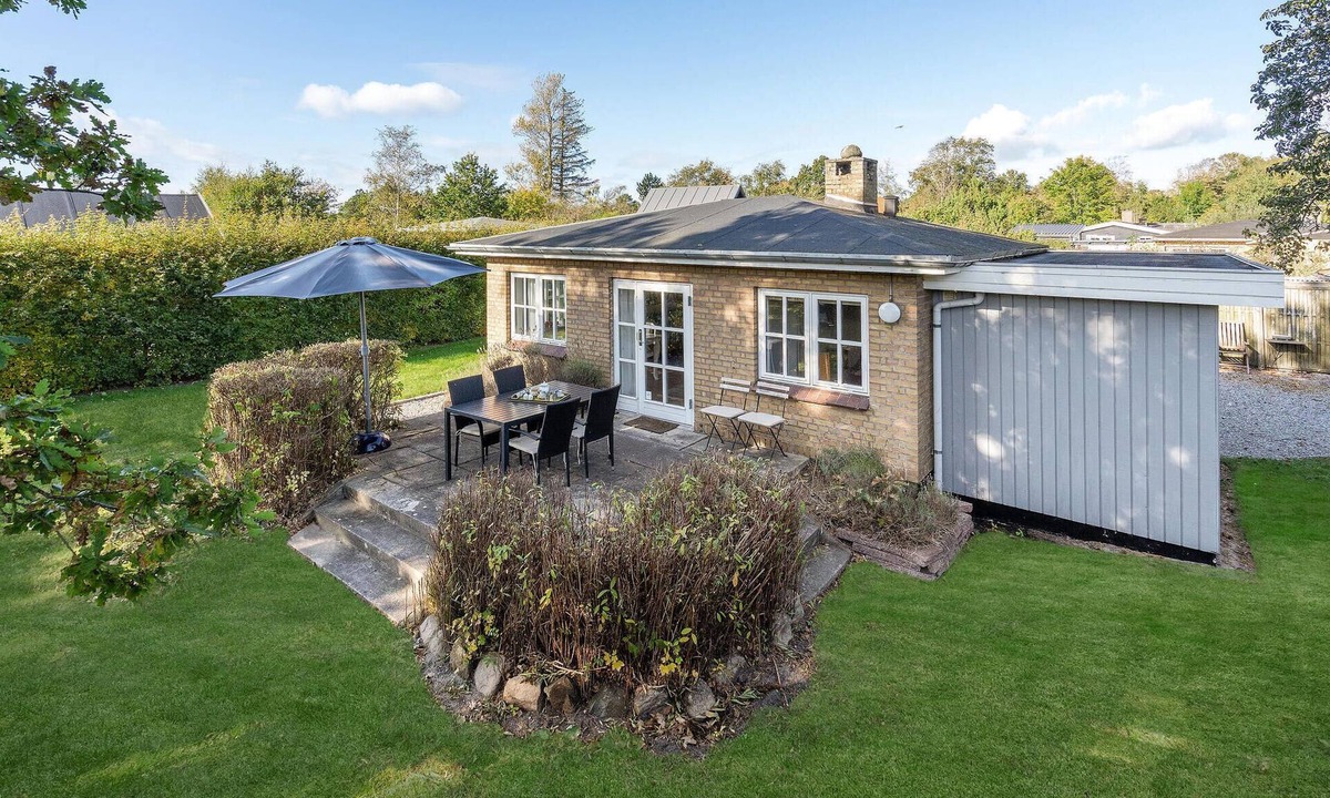 Skødshoved Strand House | Awesome home in Knebel with kitchen