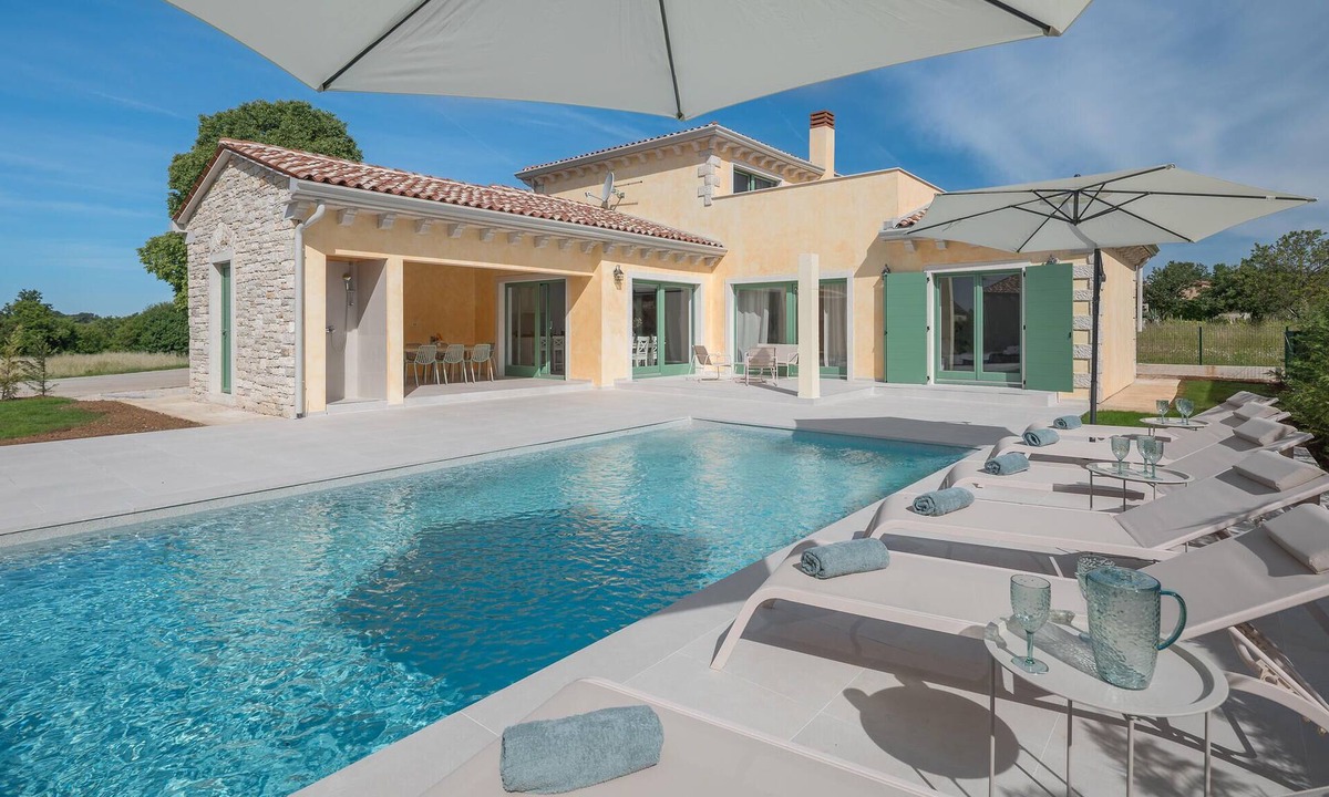 Kringa House | Awesome home in Kringa with private swimming pool, can be inside or outside