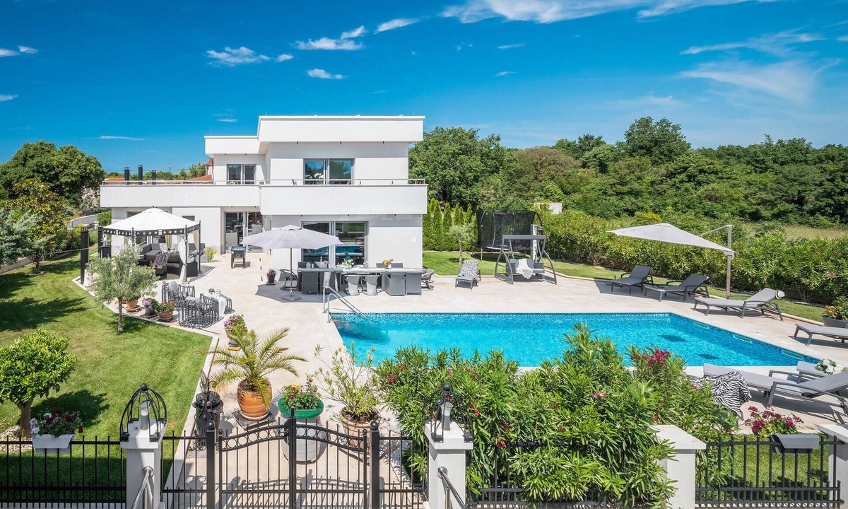 Liznjan House | Awesome home in Liznjan
