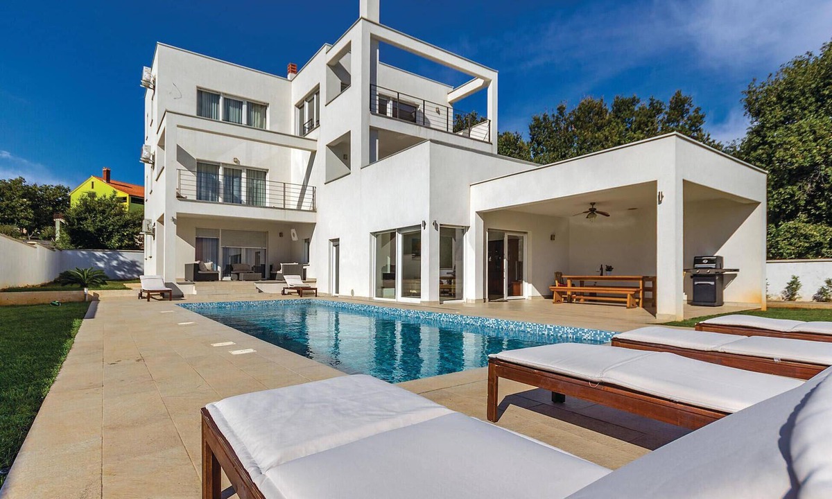 Liznjan House | Awesome home in Liznjan
