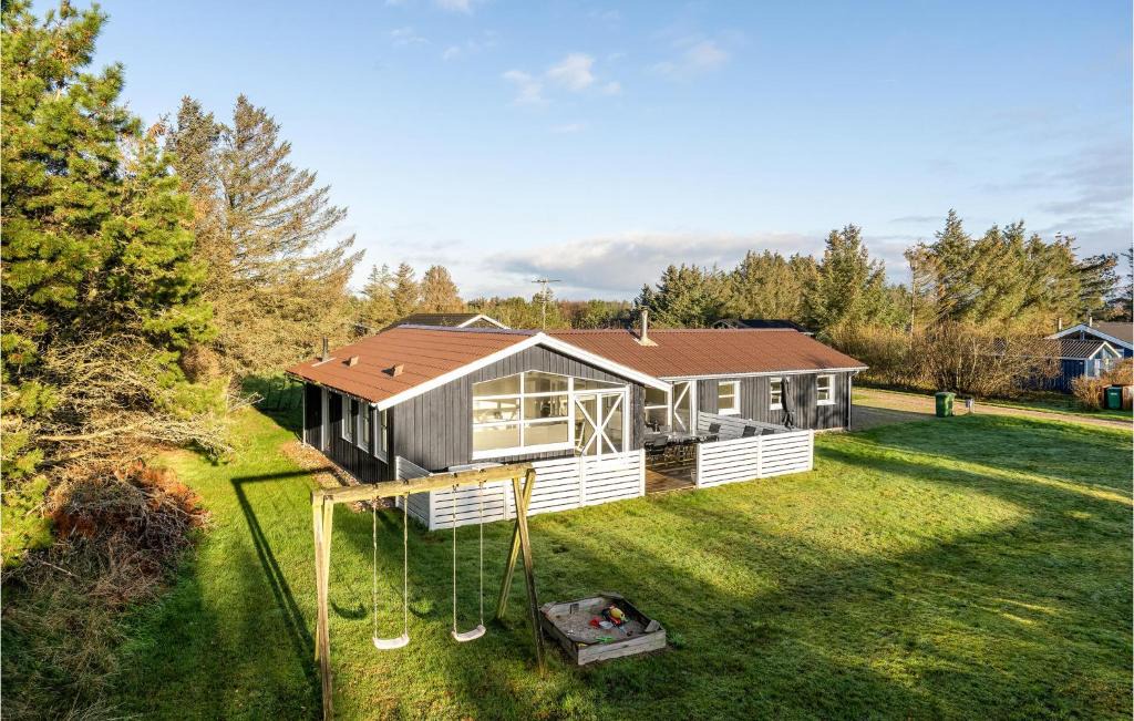 Grønhøj House | Awesome Home In Lkken With 4 Bedrooms, Wifi And Indoor Swimming Pool