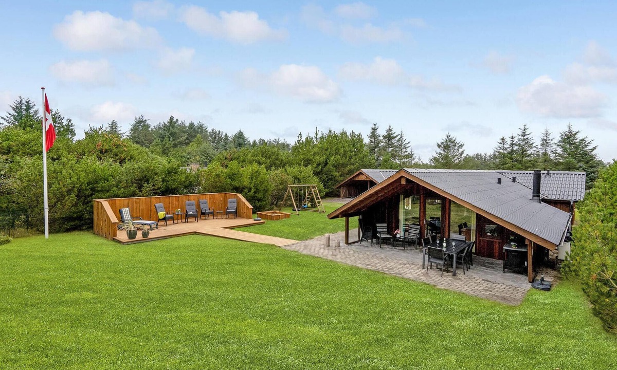 Grønhøj House | Awesome home in Løkken with sauna