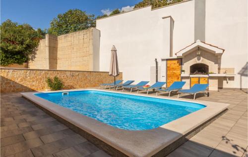 Krvavica House | Awesome Home In Makarska