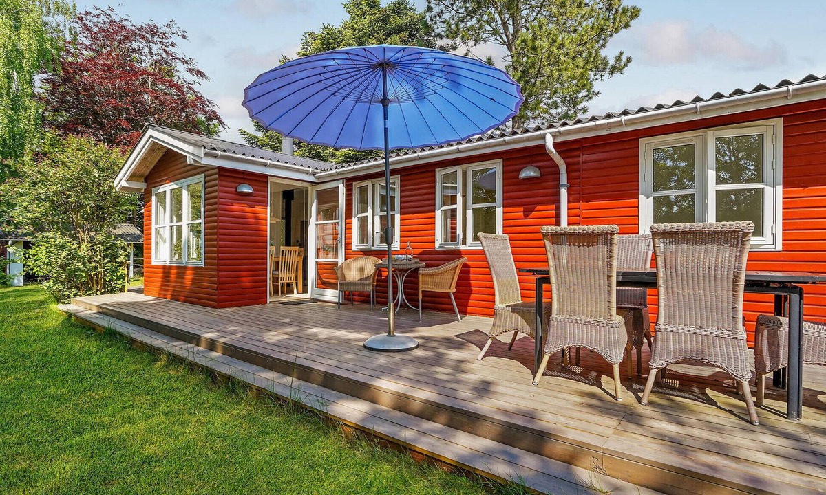 Ajstrup House | Awesome home in Malling with WiFi