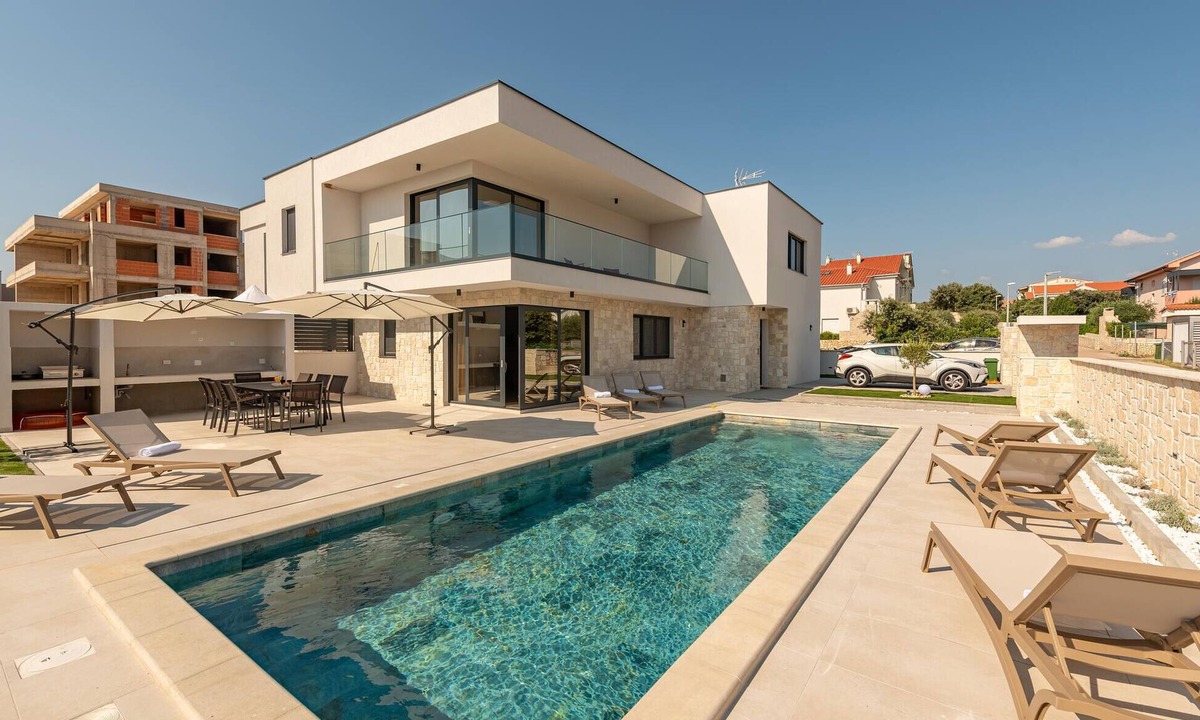 Mandre House | Awesome home in Mandre