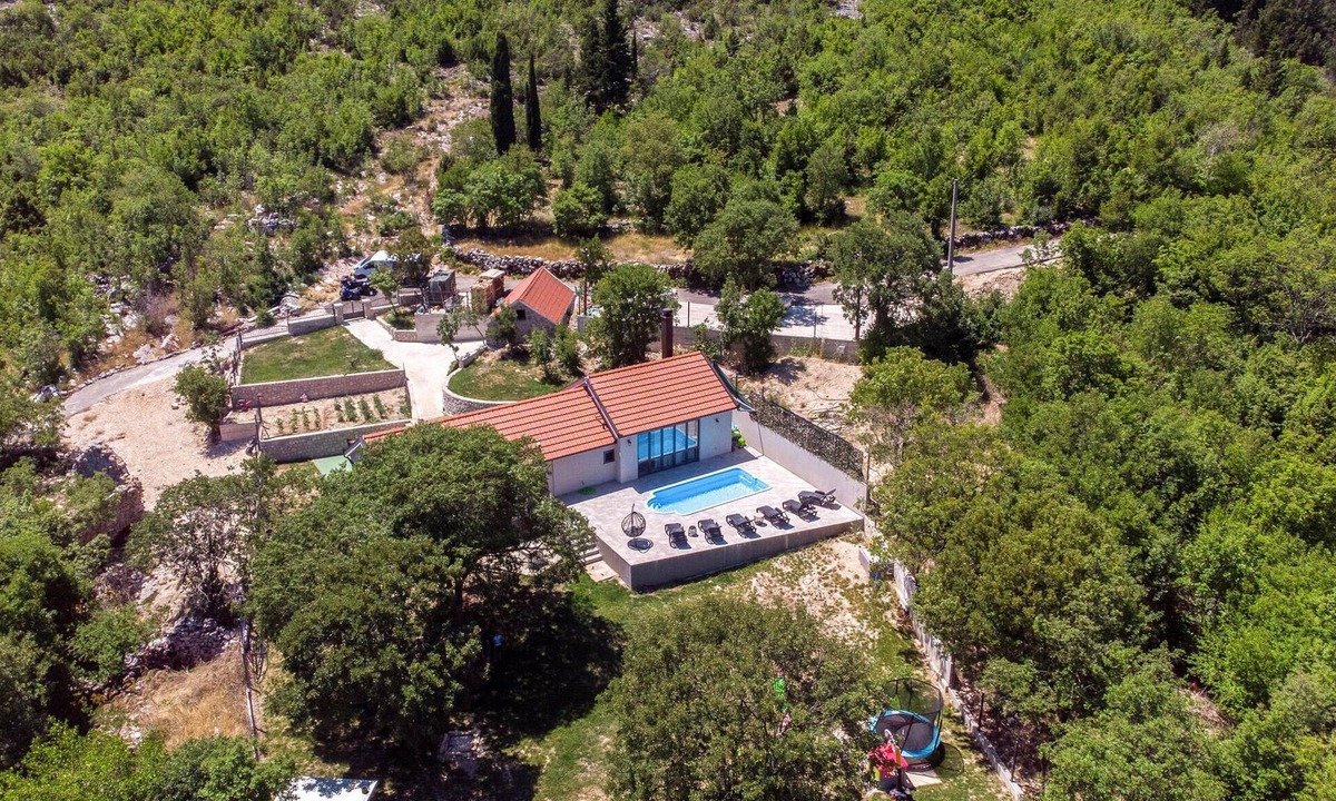 Zazablje House | Awesome home in Metkovic