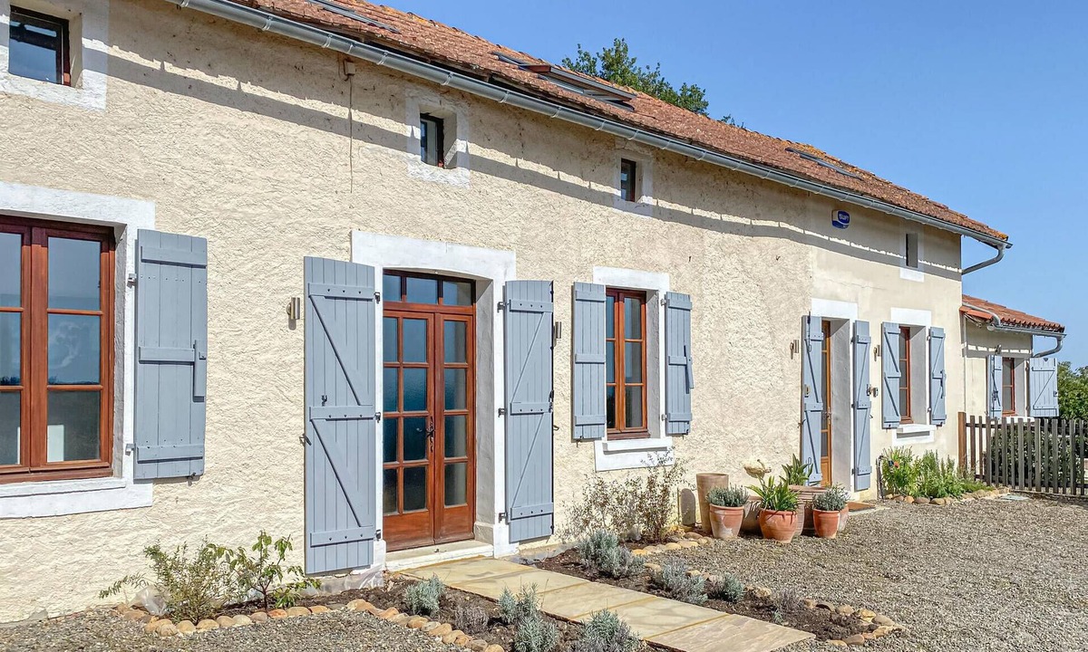 Monfaucon House | Awesome home in Monfaucon