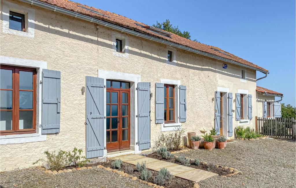 Monfaucon House | Awesome Home In Monfaucon