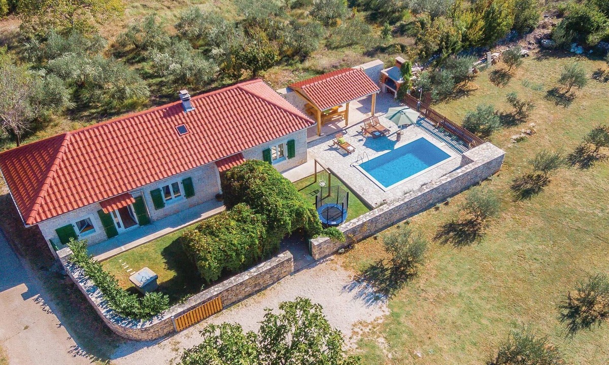 Puljane House | Awesome home in Necven