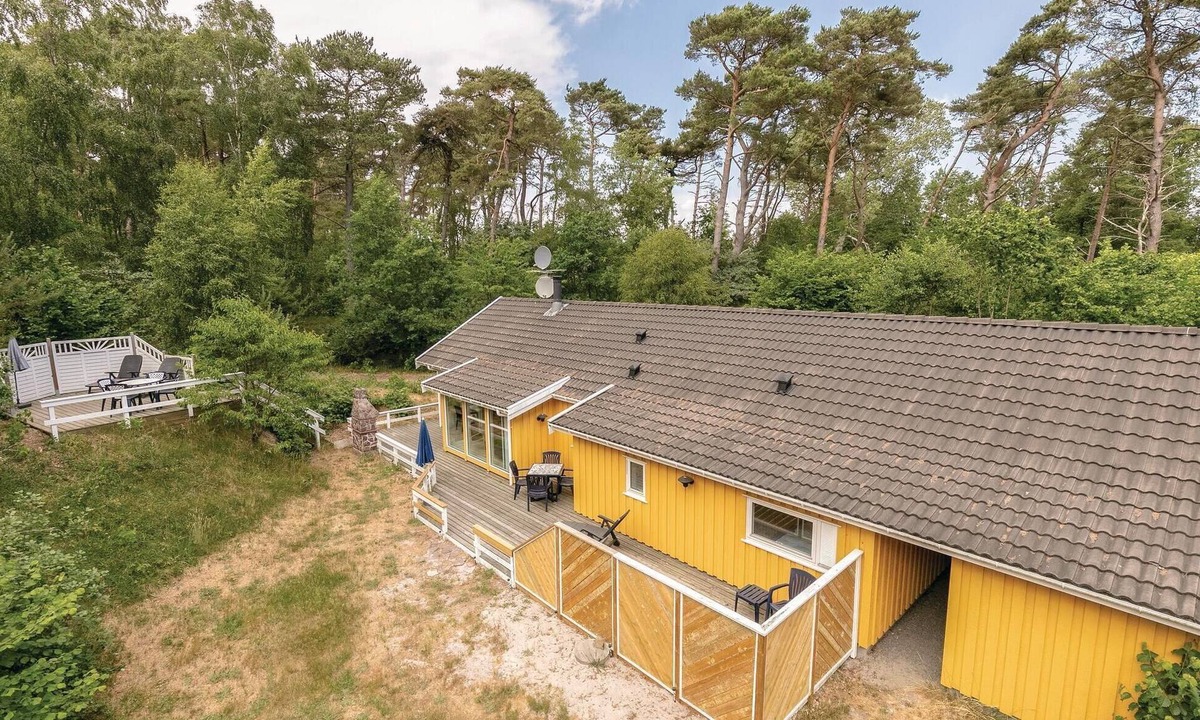 Spidsegard House | Awesome home in Nexø with sauna