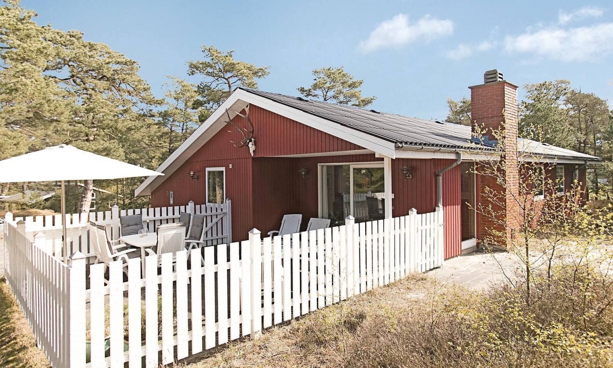 Spidsegard House | Awesome home in Nexø with kitchen