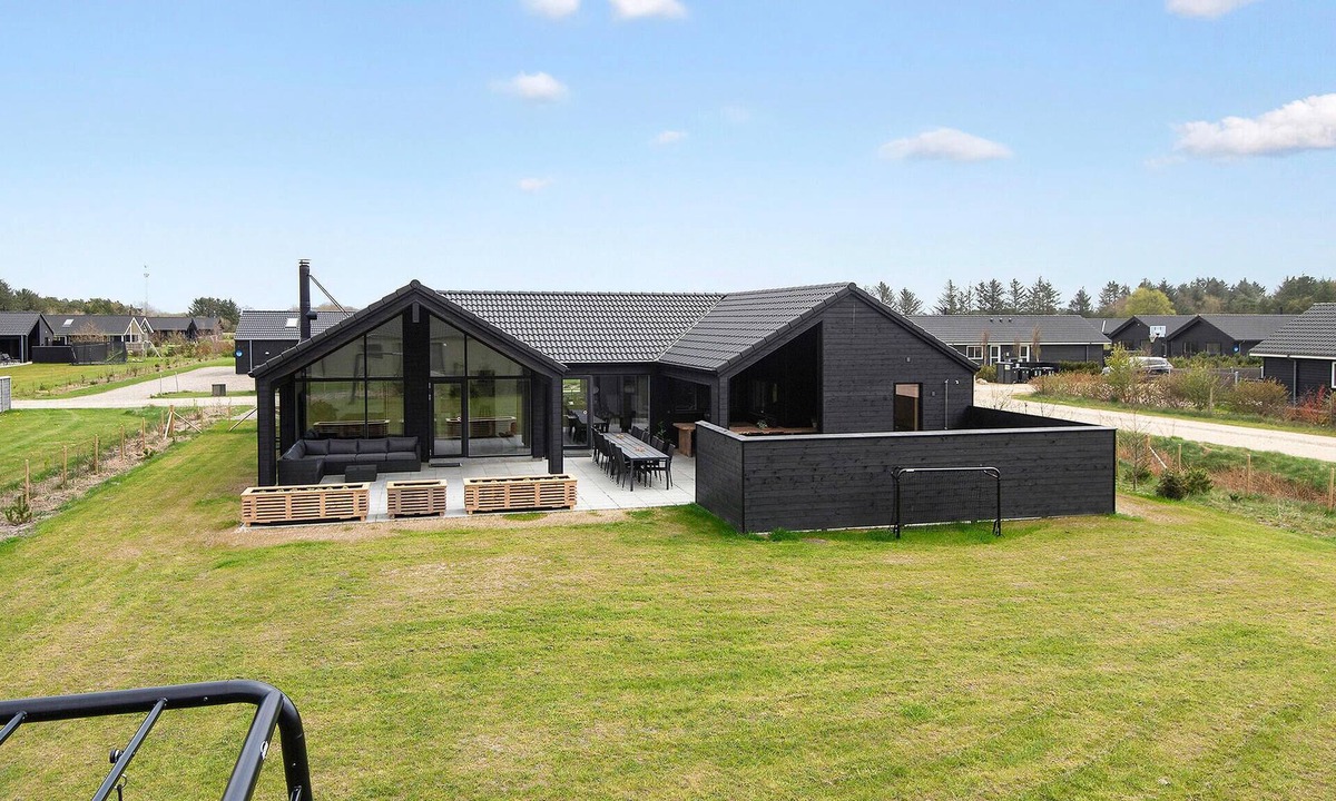 Houstrup House | Awesome home in Nørre Nebel with sauna