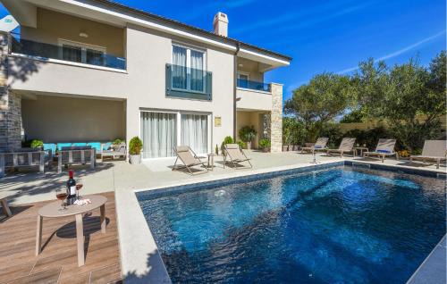 Zrce House | Awesome Home In Novalja