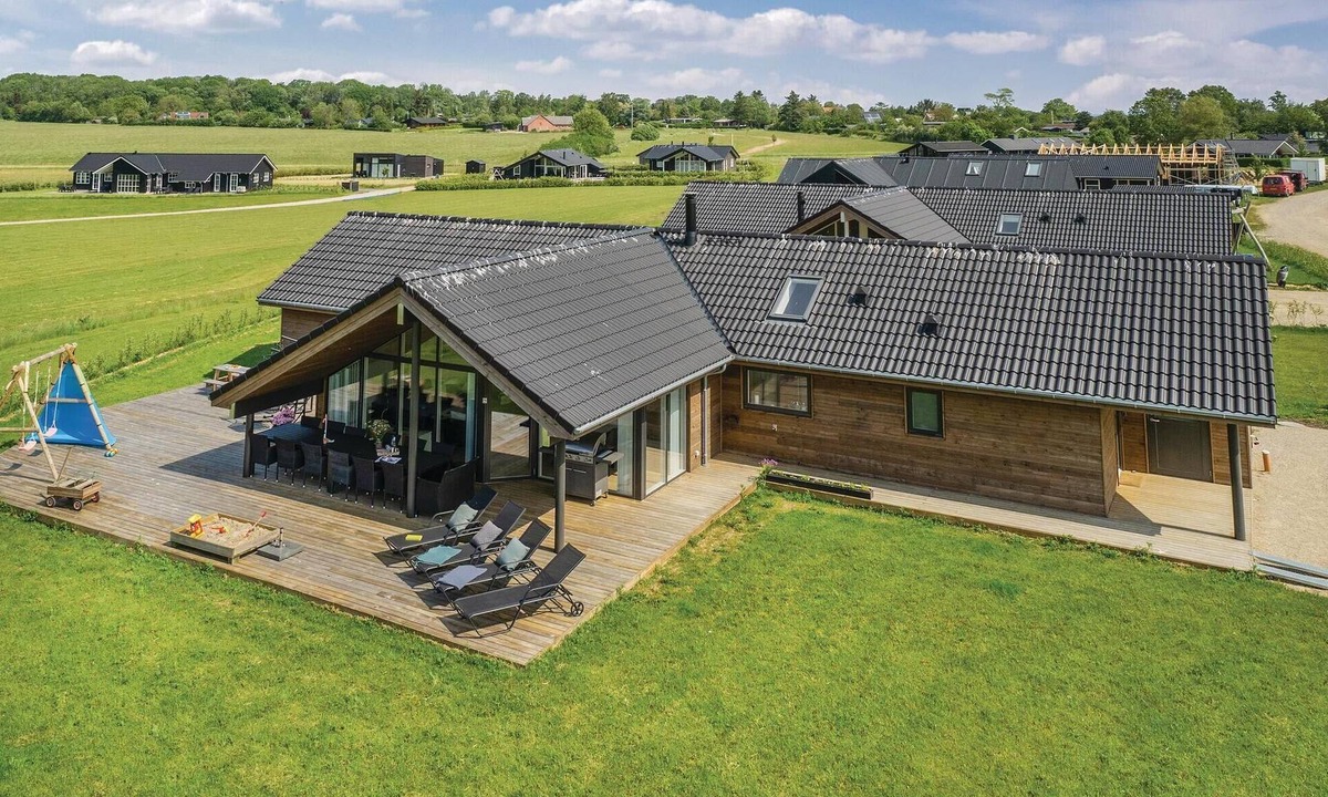 Saksild Strand House | Awesome home in Odder with kitchen