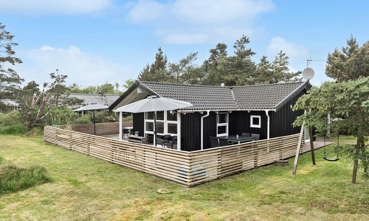 Grærup Strand House | Awesome home in Oksbøl with WiFi