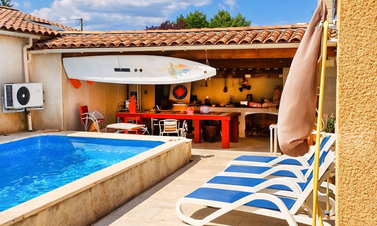 Oraison House | Awesome home in Oraison with private swimming pool, can be inside or outside