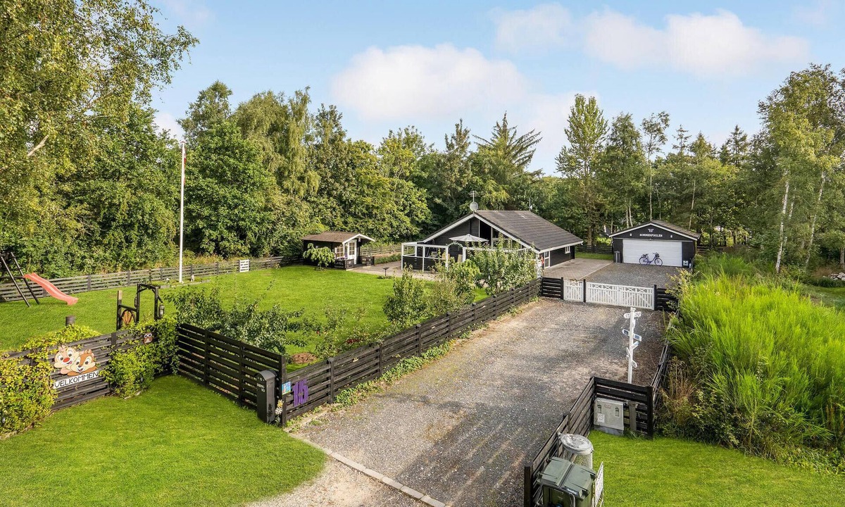 Ørsted House | Awesome home in ørsted with WiFi