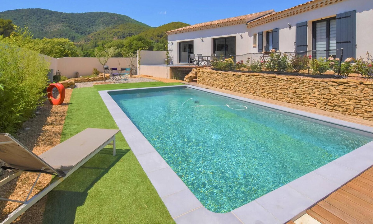 Propiac House | Awesome home in Propiac with WiFi