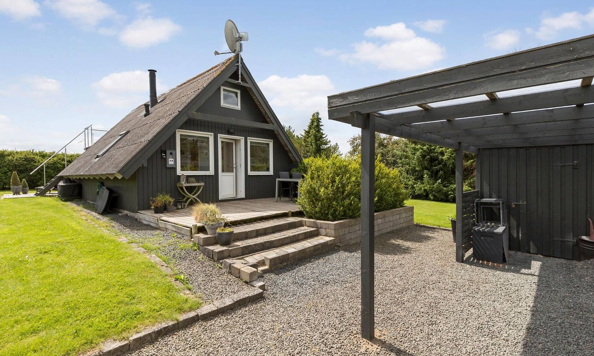 Ronde House | Awesome home in Rønde with WiFi