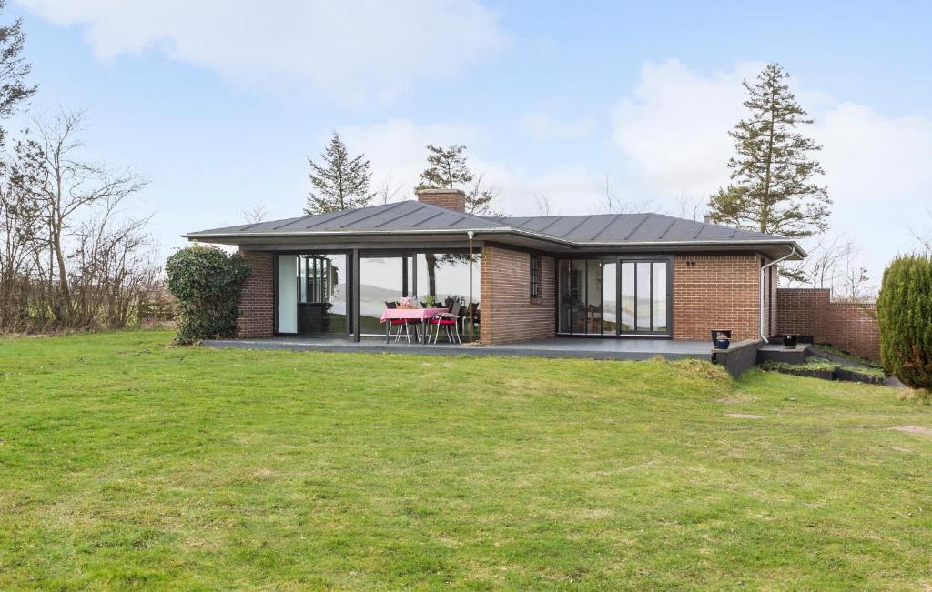 Roslev House | Awesome Home In Roslev With Kitchen