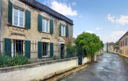 Saint-Simon House | Awesome Home In Saint-Simon With Wifi