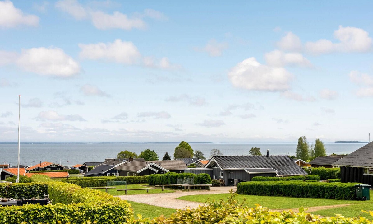 Grønninghoved Strand House | Awesome home in Sjølund with sauna