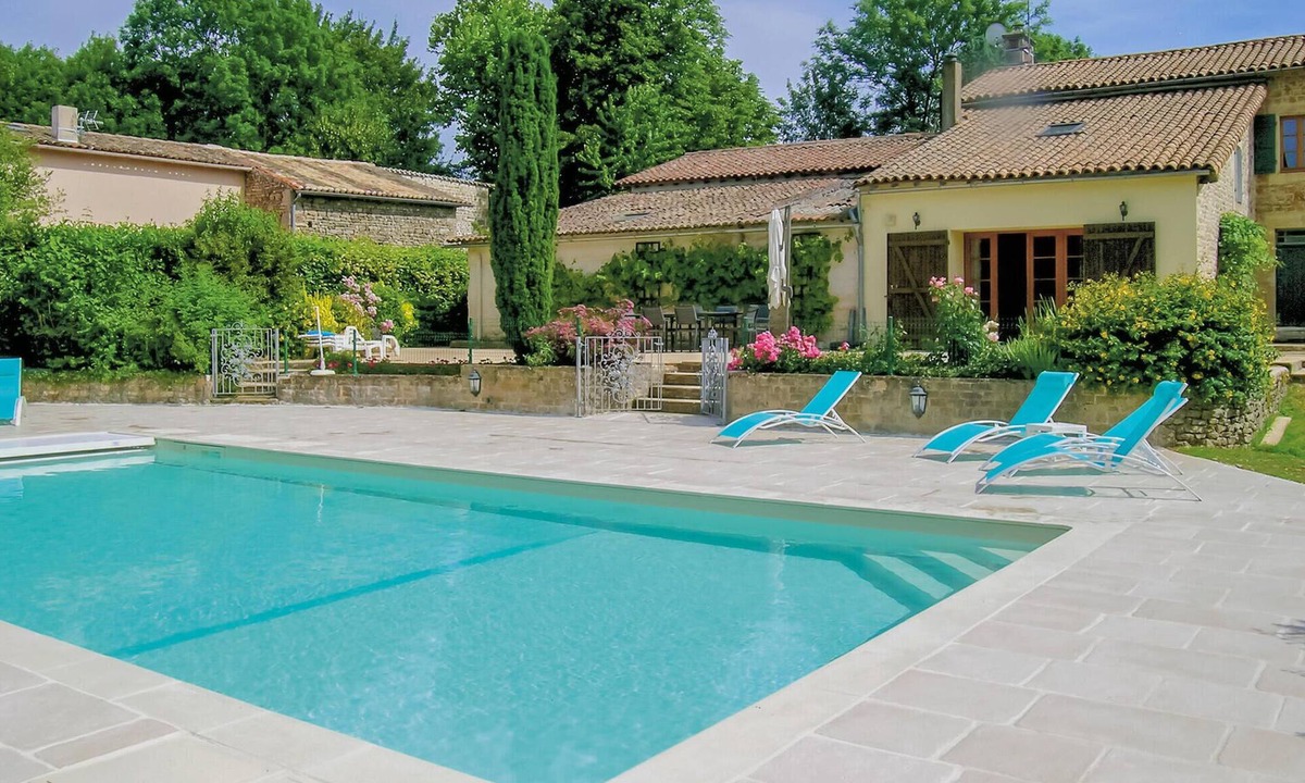 Bagnault House | Awesome home in Souvigne