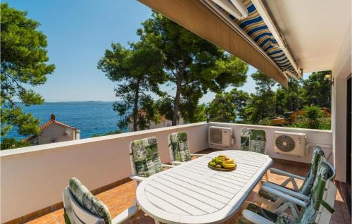 Stomorska House | Awesome Home In Stomorska With House Sea View